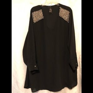 Melissa McCarthy black blouse